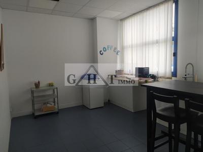 Entrepôt - 1 150 m²