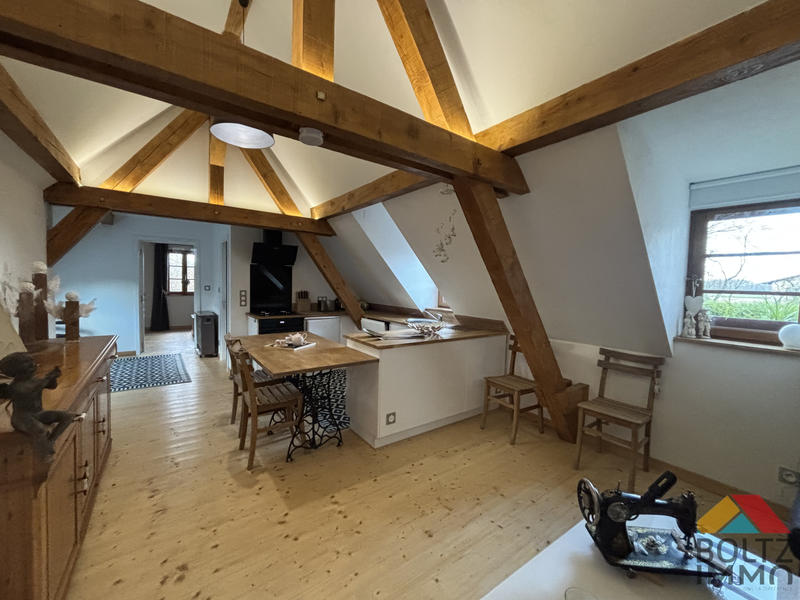 Maison - 266 m² - 8 pièces