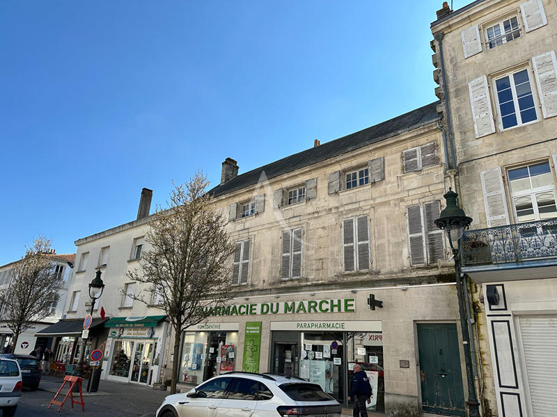 Local commercial - 118 m² - 10 pièces