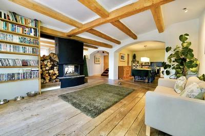 Maison - 256 m² - 11 pièces