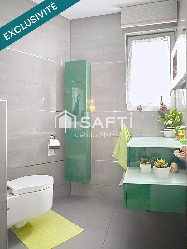 Villa - 242 m² - 8 pièces