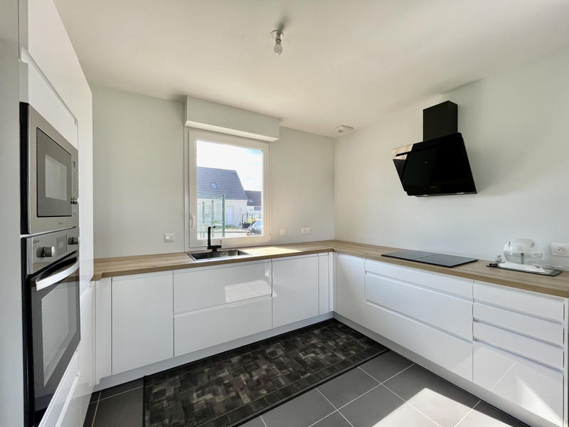 Maison - 94 m² - 5 pièces