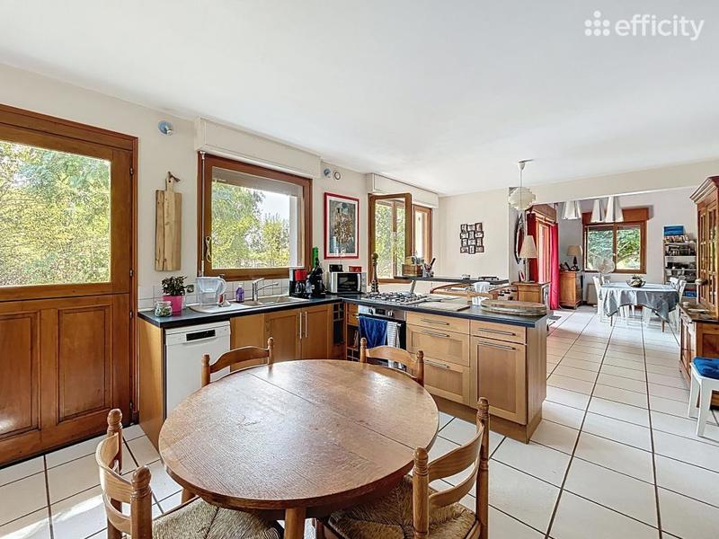 Maison - 194 m² - 6 pièces