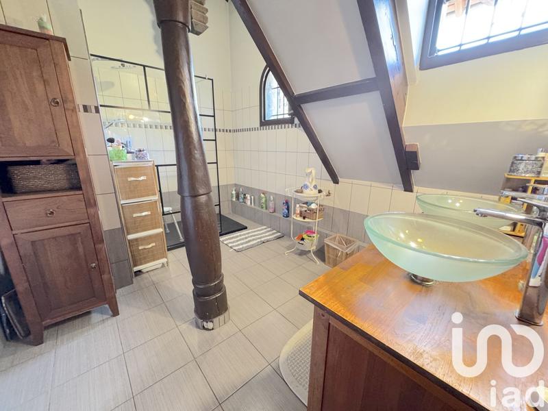 Maison - 200 m² - 8 pièces