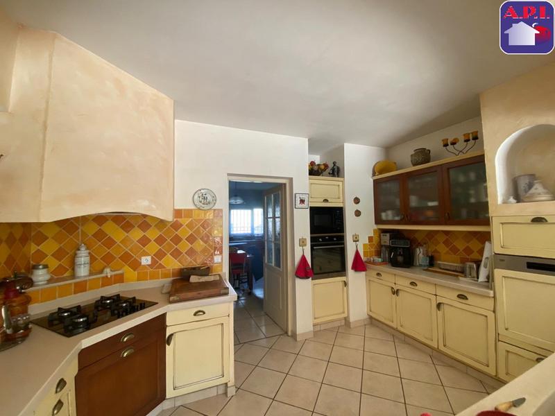 Maison - 343 m² - 9 pièces
