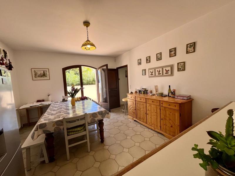 Villa - 220 m² - 6 pièces