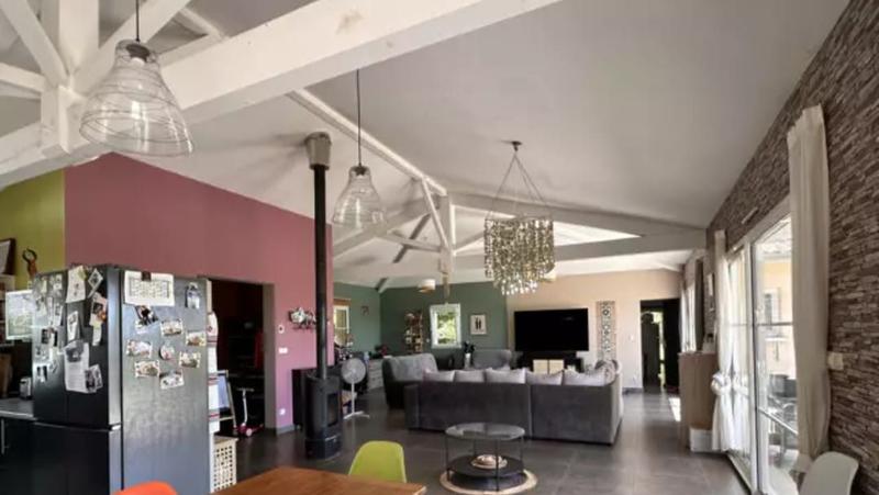 Maison - 226 m² - 8 pièces