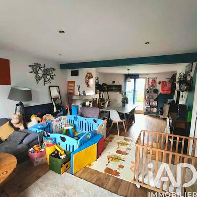 Maison - 95 m² - 5 pièces