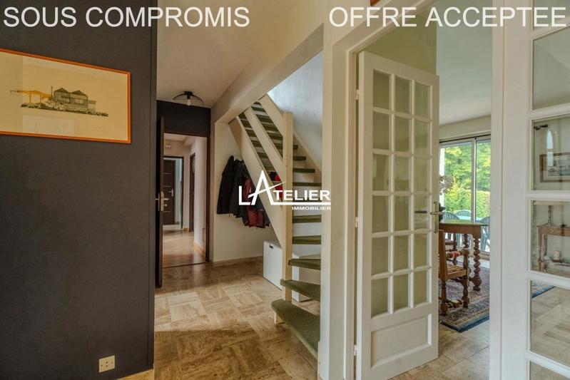 Maison - 230 m² - 8 pièces
