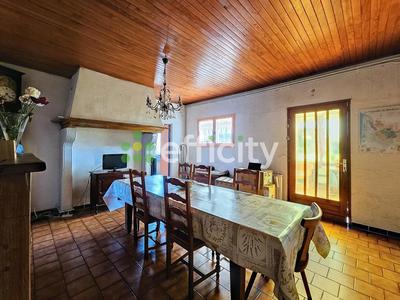 Maison - 200 m² - 7 pièces