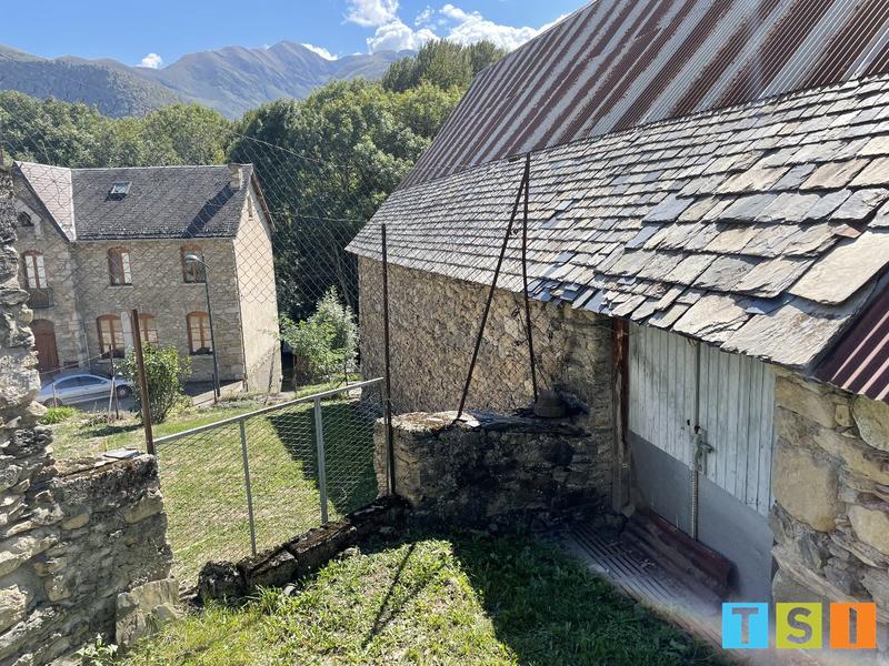 Grange - 210 m² - 2 pièces