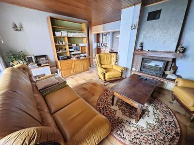 Maison traditionnelle - 300 m² - 10 pièces