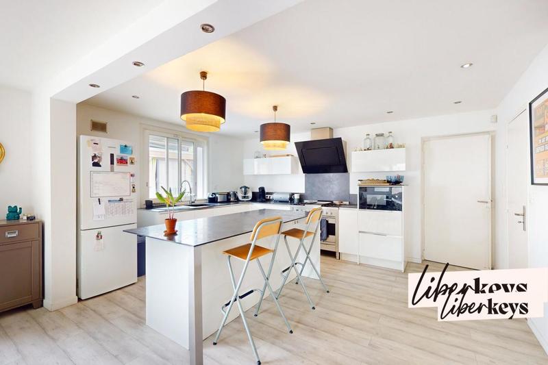 Villa - 180 m² - 6 pièces