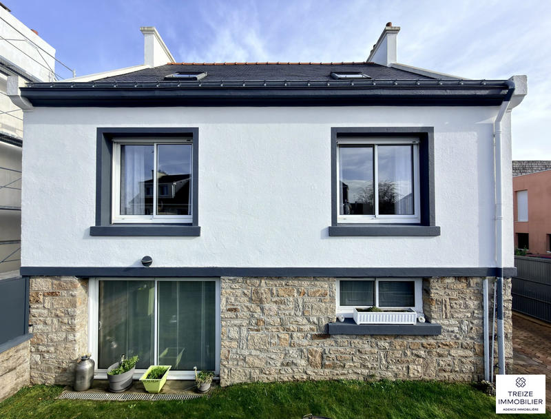 Maison traditionnelle - 196 m² - 6 pièces