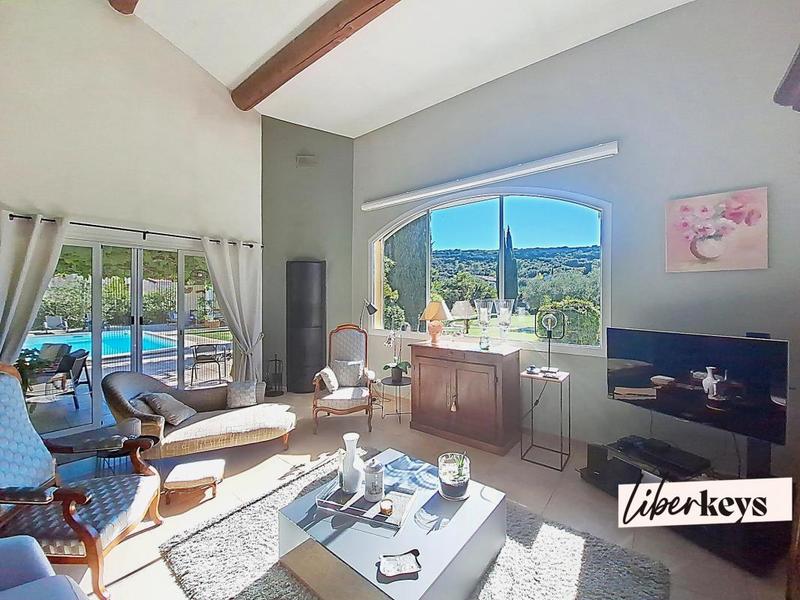 Propriété - 169 m² - 5 pièces