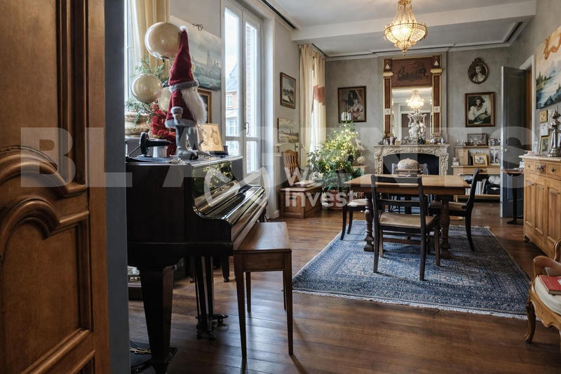 Maison - 401 m² - 11 pièces