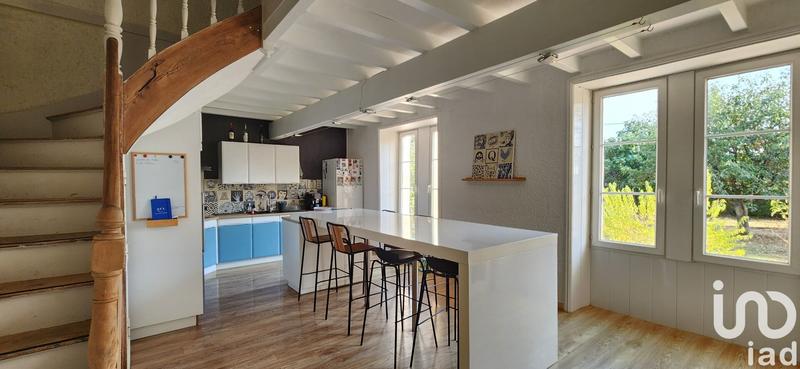 Maison - 300 m² - 7 pièces