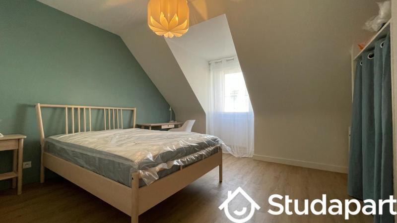 Chambre - 11 m² - 1 pièce