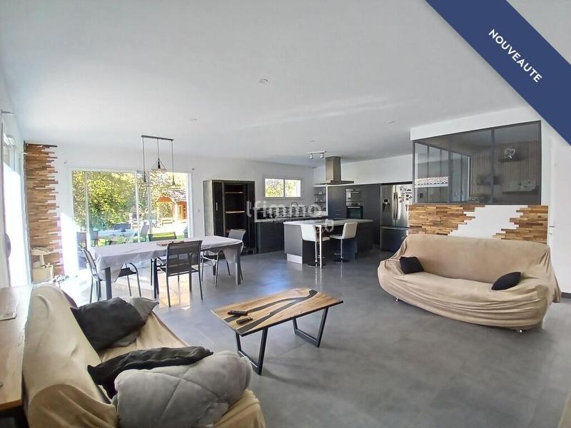 Maison - 120 m² - 5 pièces