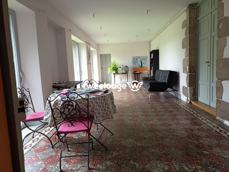 Maison - 392 m² - 15 pièces