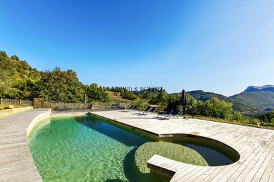 Maison - 600 m² - 25 pièces