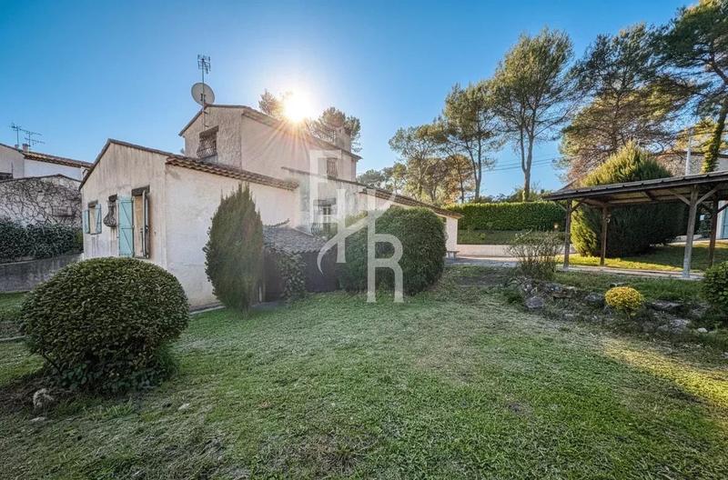 Appartement - 222 m² - 5 pièces