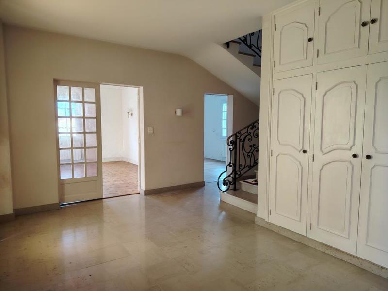 Maison - 260 m² - 10 pièces