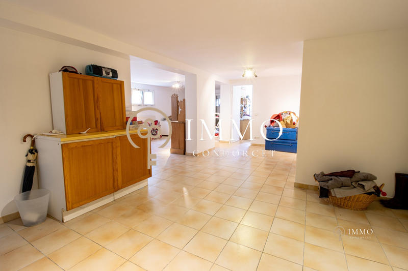 Maison - 280 m² - 7 pièces