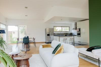 Maison ancienne - 361 m² - 7 pièces