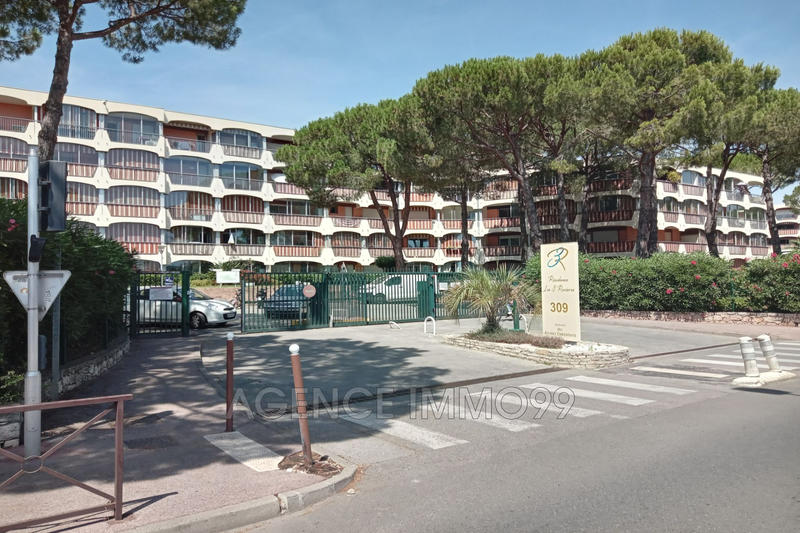 Parking / Garage - 12 m²