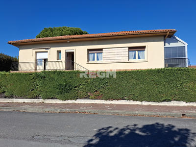 Maison - 180 m² - 8 pièces