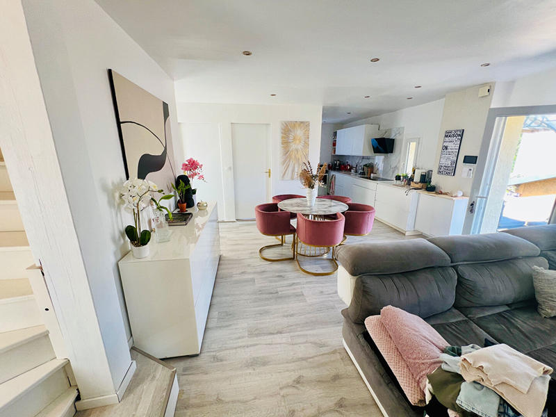 Maison - 193 m² - 9 pièces