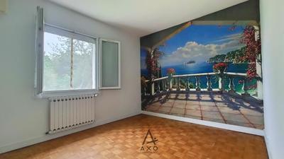 Maison - 104 m² - 4 pièces