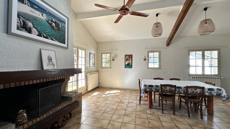 Maison - 220 m² - 7 pièces