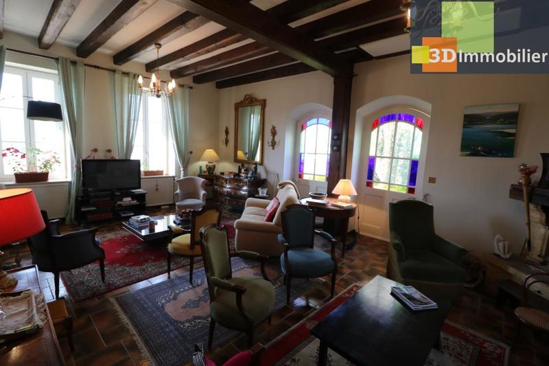 Maison - 233 m² - 8 pièces