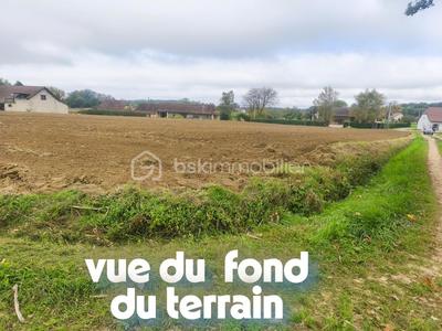Terrain constructible - 4 200 m²