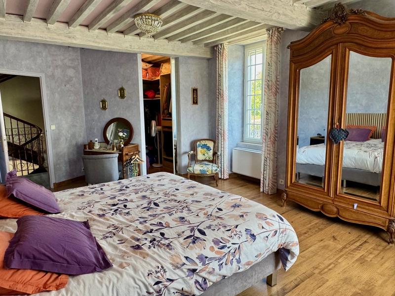 Maison - 210 m² - 6 pièces