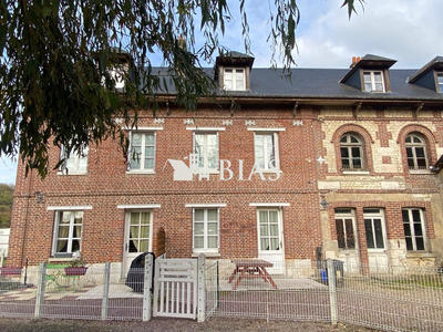 Maison - 324 m² - 12 pièces