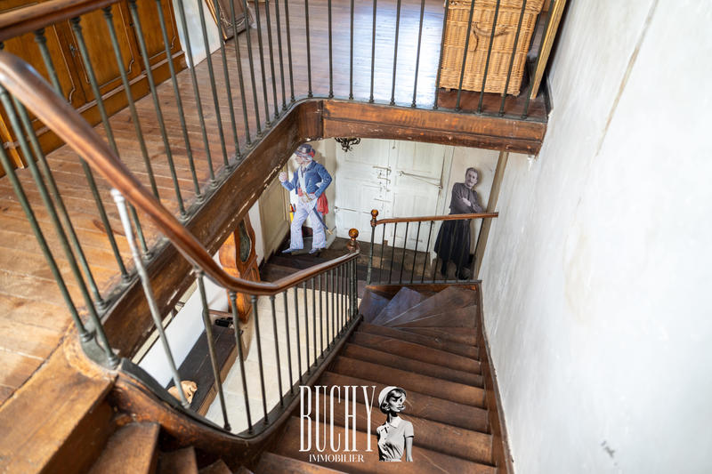 Maison - 488 m² - 16 pièces