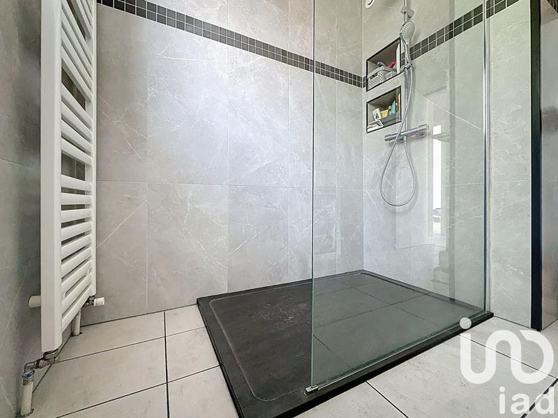 Maison - 200 m² - 7 pièces