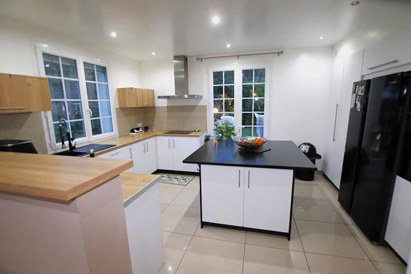 Demeure - 300 m² - 11 pièces