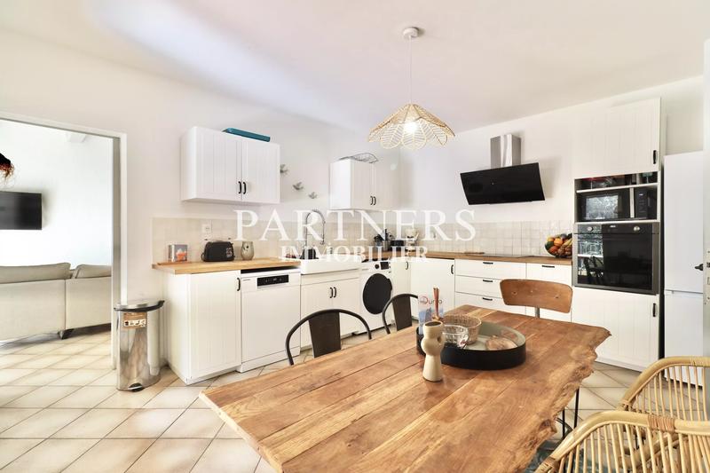 Maison - 198 m² - 5 pièces