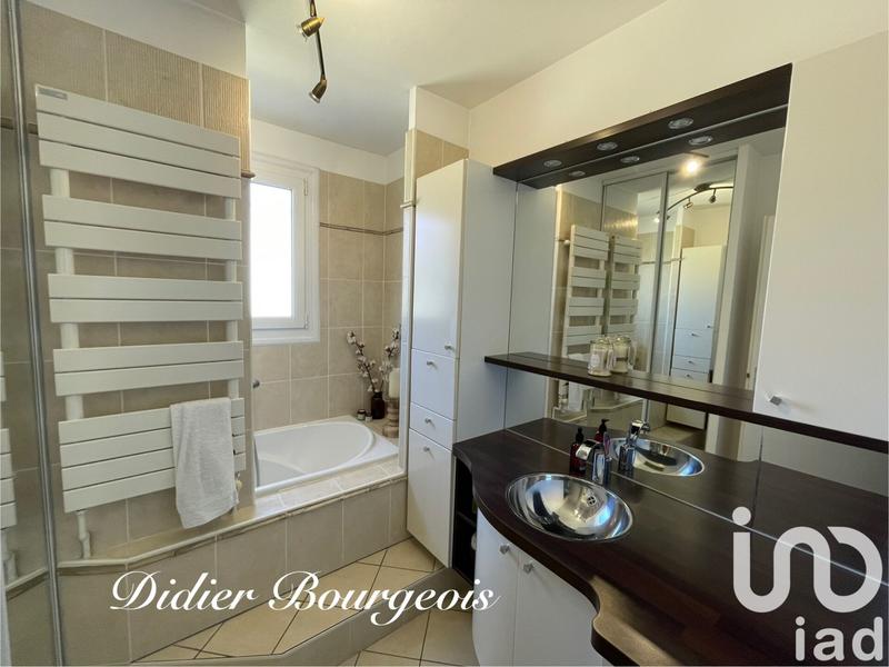 Maison - 185 m² - 8 pièces