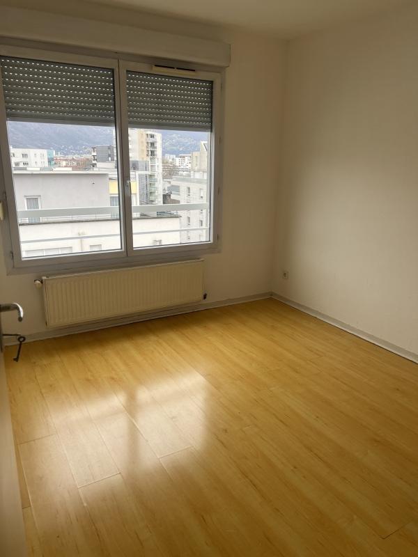 Appartement - 79 m² - 4 pièces