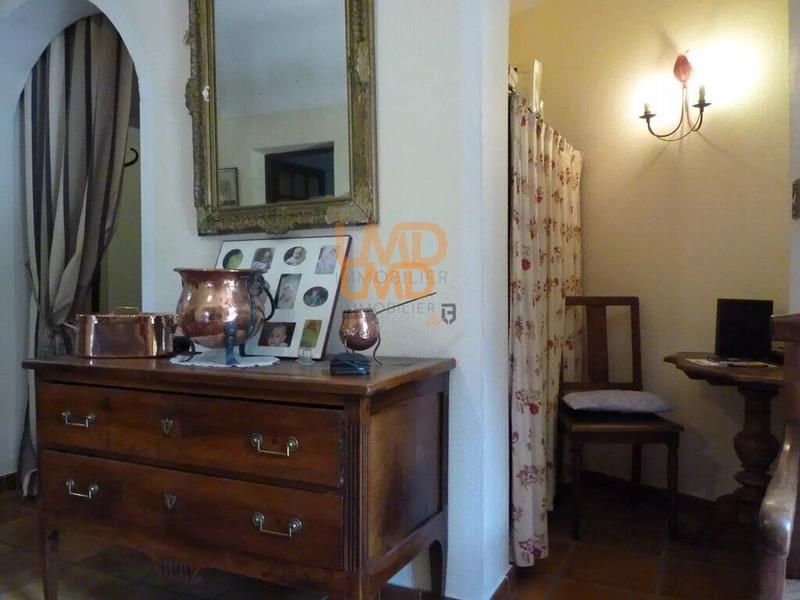 Propriété - 222 m² - 6 pièces