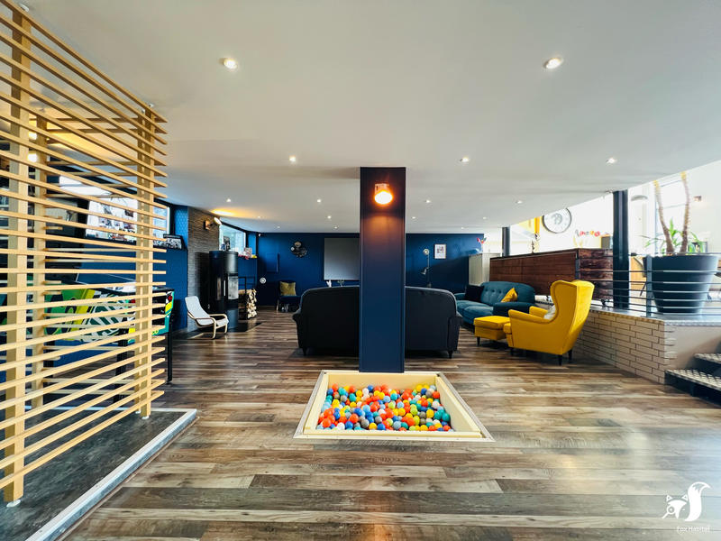 Maison - 300 m² - 8 pièces