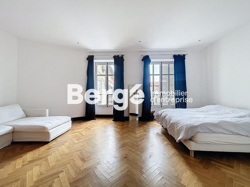 Bureau - 168 m² - 4 pièces