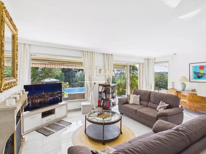 Villa - 219 m² - 5 pièces