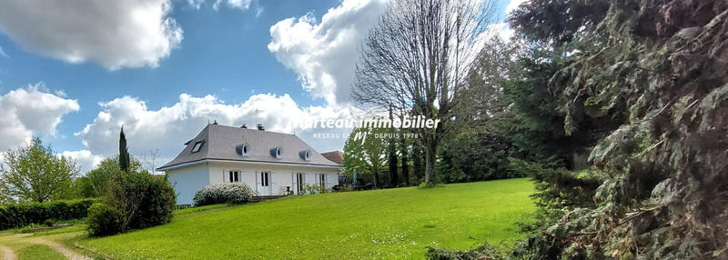 Maison - 204 m² - 7 pièces