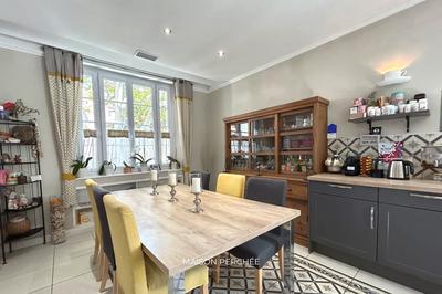 Maison - 268 m² - 8 pièces